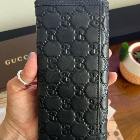Gucci wallet, in excellent used condition. No tears, discoloration or wear. - Picture 3 of 12